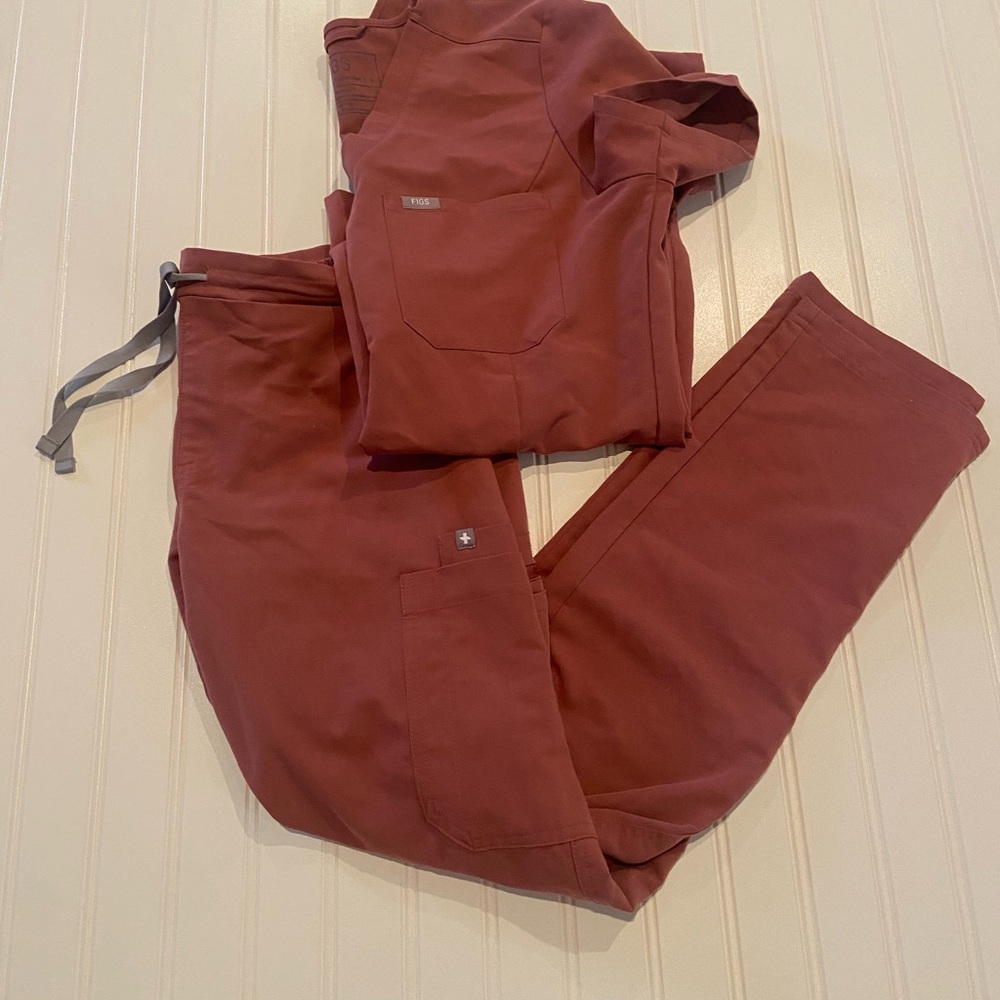 Figs Mauve Set